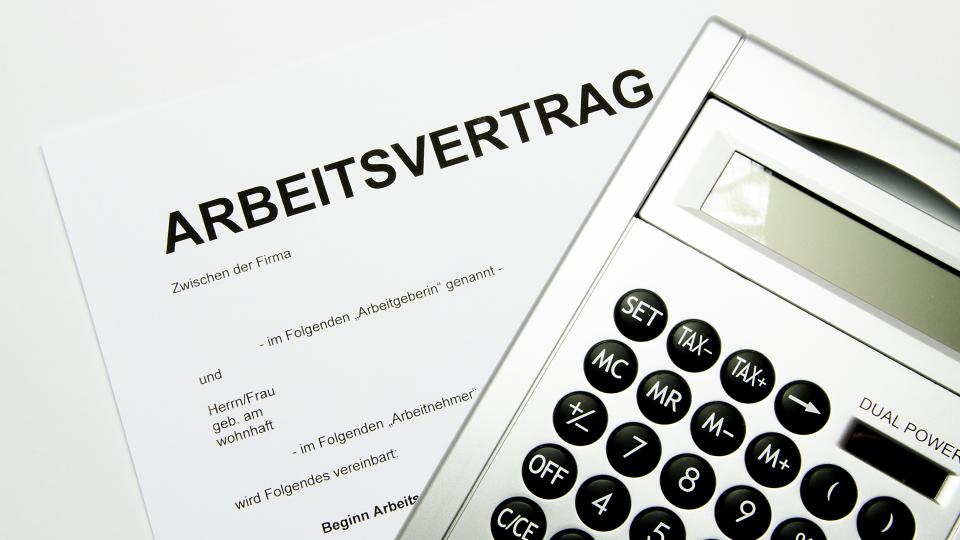 Arbeitsvertrag mit Taschenrechner